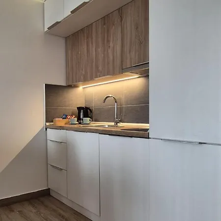 Lux Resident Hill A39